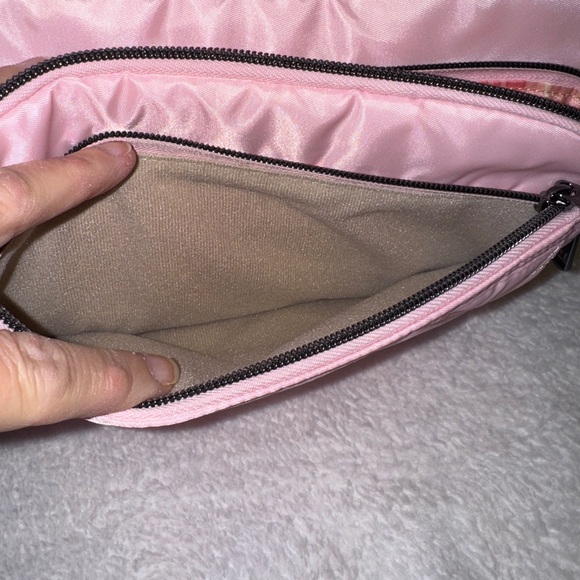 Lug Scoop SE Crossbody - Bubble Pink - Picture 6 of 9